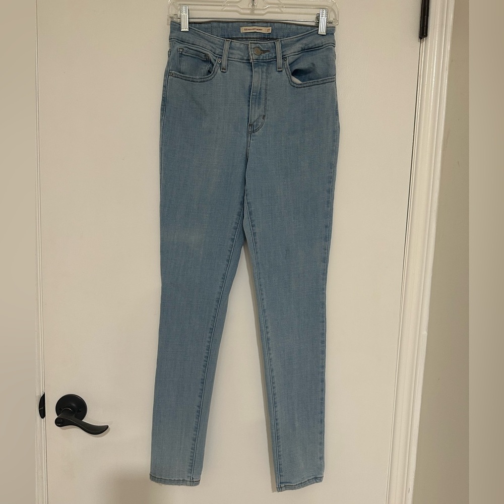 💥💥 Levi's High Rise Jeans ! 💥💥